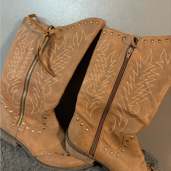 WOMEN COCONUT BY MATISSA, TAN/BROWN COWBOY STYLE, ZIP SIDE BOOTS SIZE 8 - Picture 3 of 7